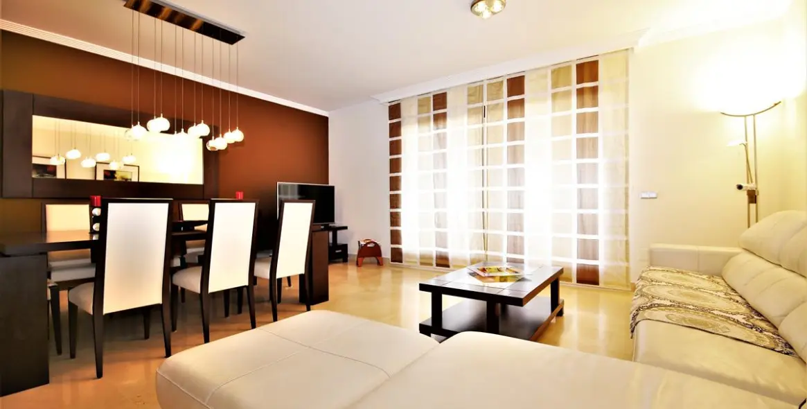 Short-term rent of middle floor apartment in Estepona 23