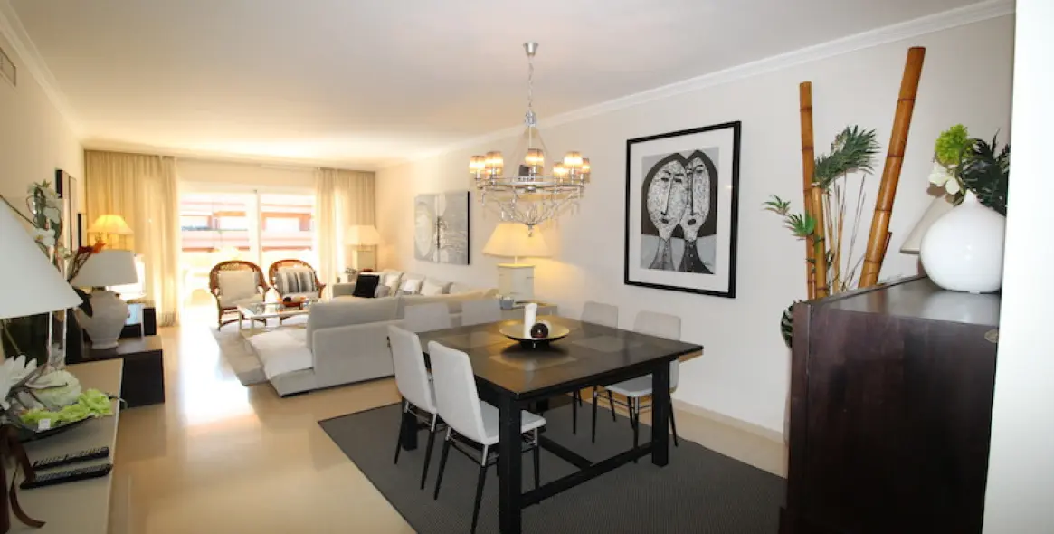 Short-term rent of middle floor apartment in Puerto Banús 5