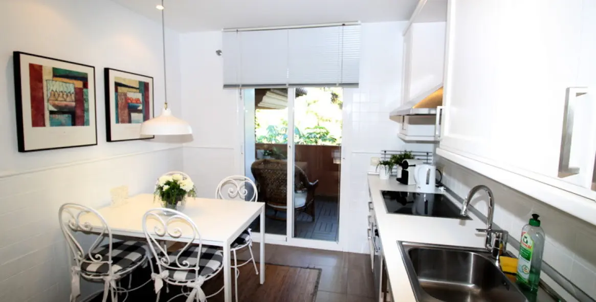 Short-term rent of middle floor apartment in Puerto Banús 6