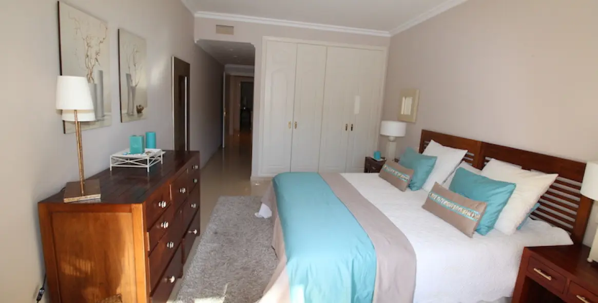 Short-term rent of middle floor apartment in Puerto Banús 10