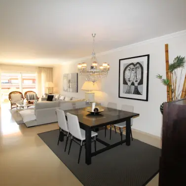 Short-term rent of middle floor apartment in Puerto Banús