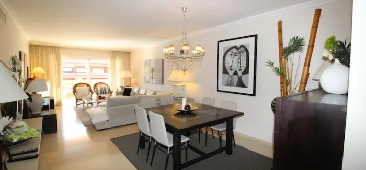 Short-term rent of middle floor apartment in Puerto Banús 4