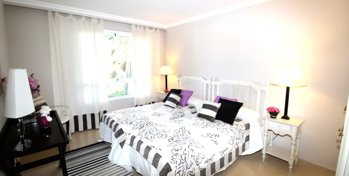 Short-term rent of middle floor apartment in Puerto Banús 7