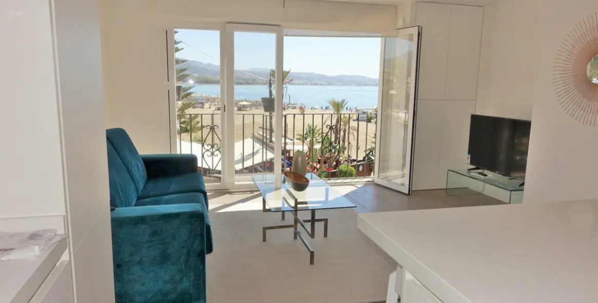 Short-term rent of middle floor apartment in Puerto Banús 3