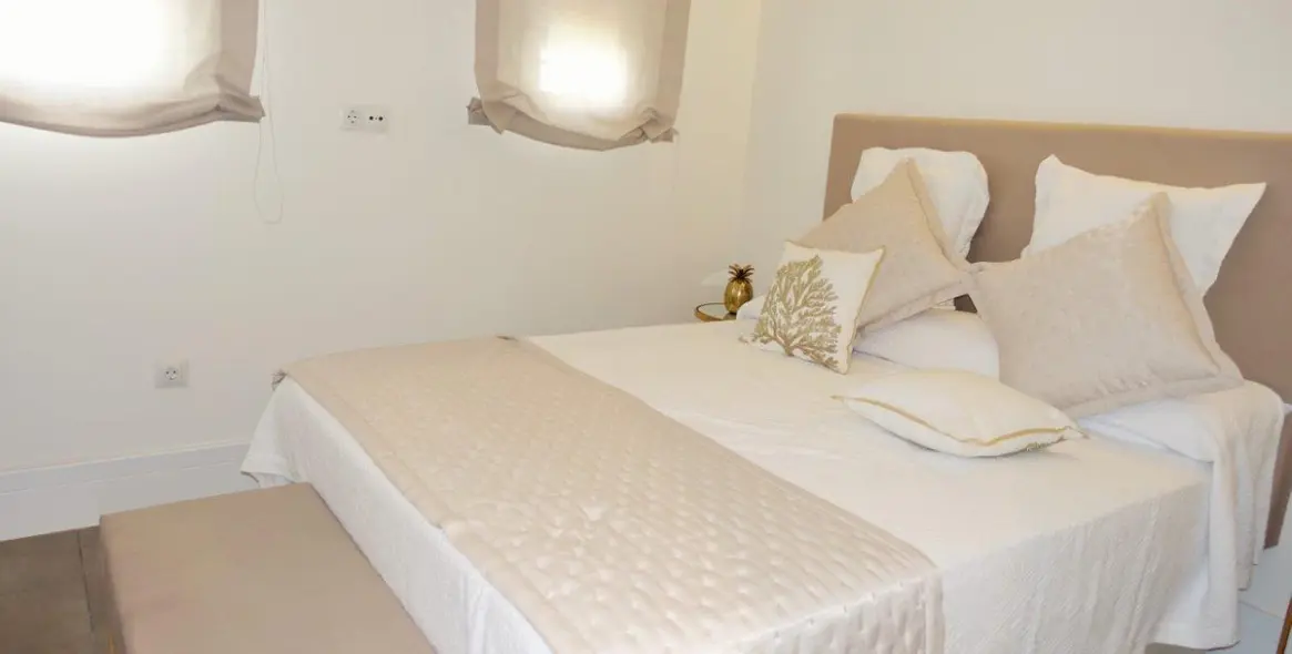 Short-term rent of middle floor apartment in Puerto Banús 4