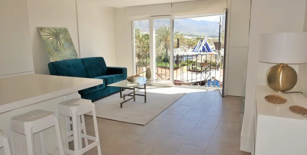 Short-term rent of middle floor apartment in Puerto Banús 10