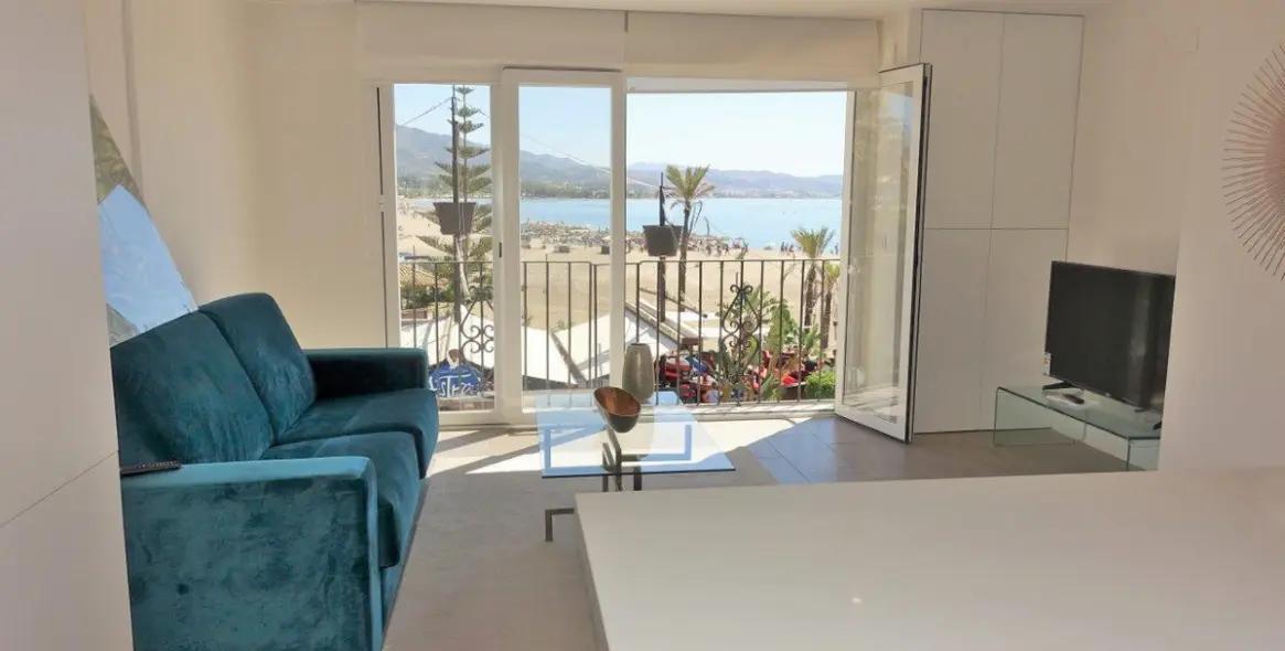 Short-term rent of middle floor apartment in Puerto Banús 11