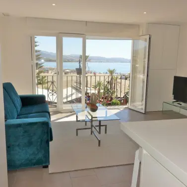 Short-term rent of middle floor apartment in Puerto Banús