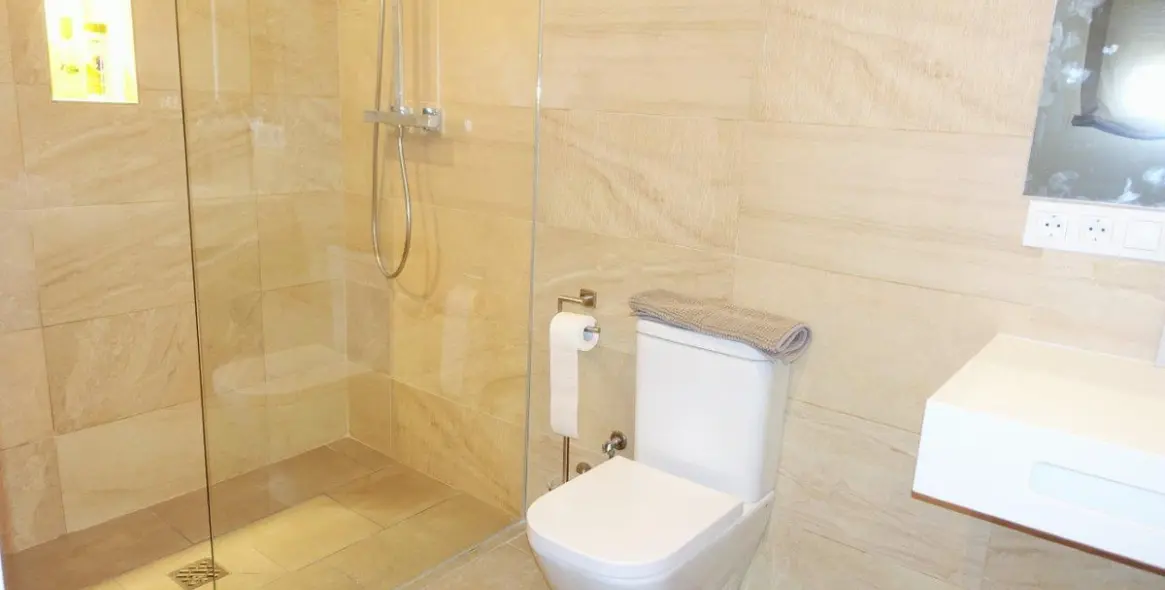 Short-term rent of middle floor apartment in Puerto Banús 6