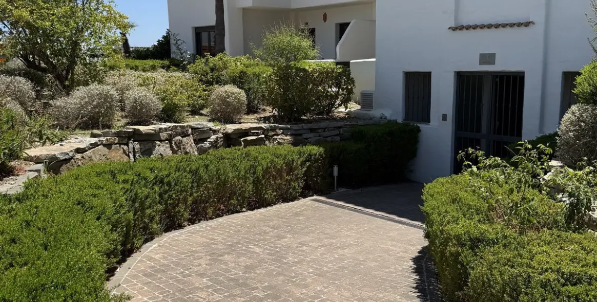 Long-term rent of ground floor apartment in Selwo 3