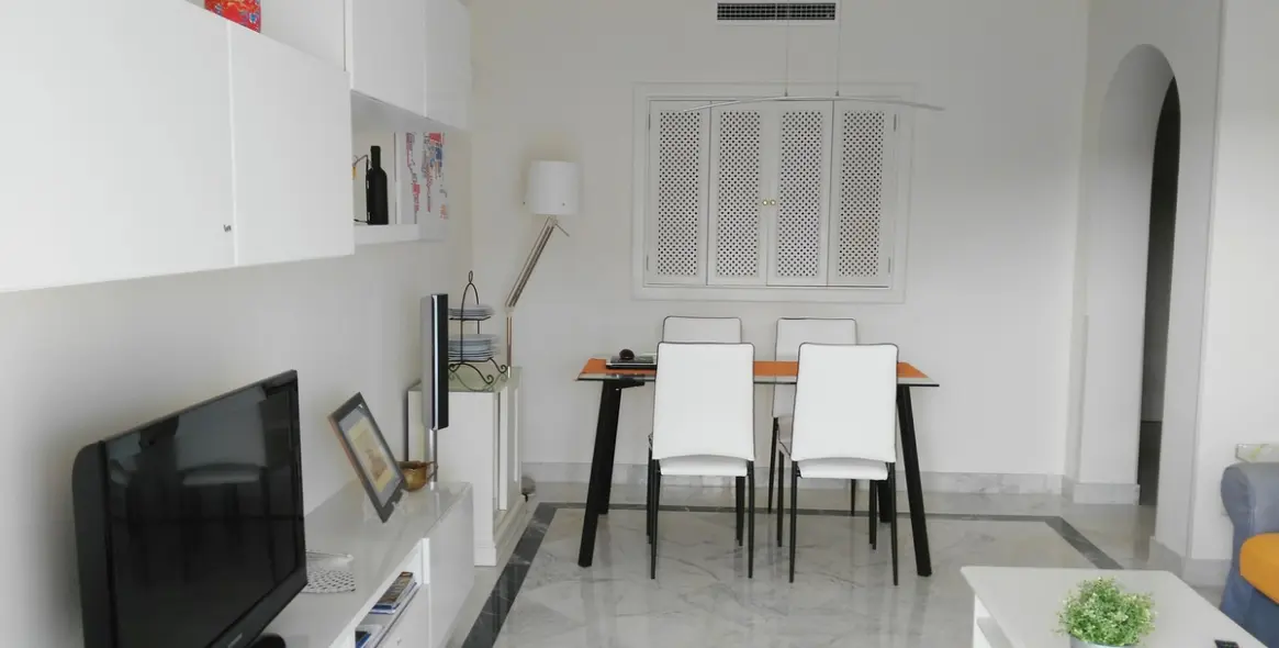 Short-term rent of middle floor apartment in Puerto Banús 3