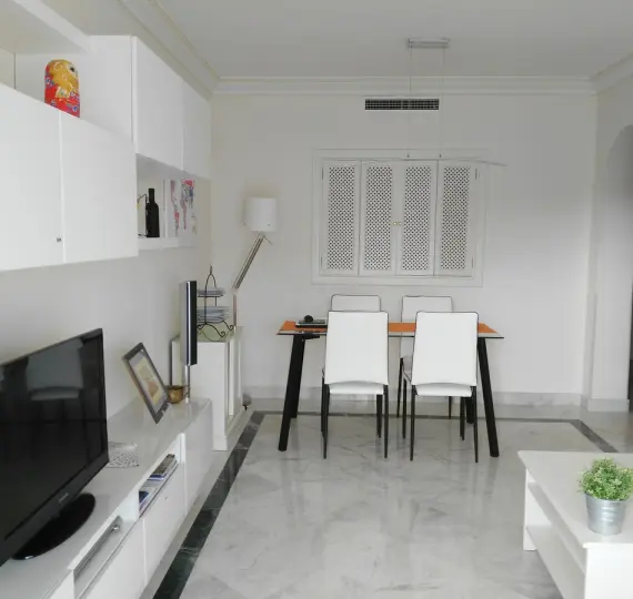 Краткосрочная аренда апартаментов на среднем этаже в Puerto Banús