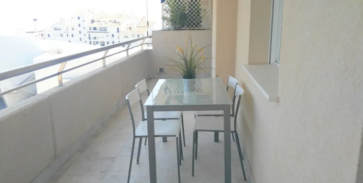 Short-term rent of middle floor apartment in Puerto Banús 5