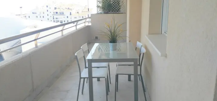 Краткосрочная аренда апартаментов на среднем этаже в Puerto Banús 4