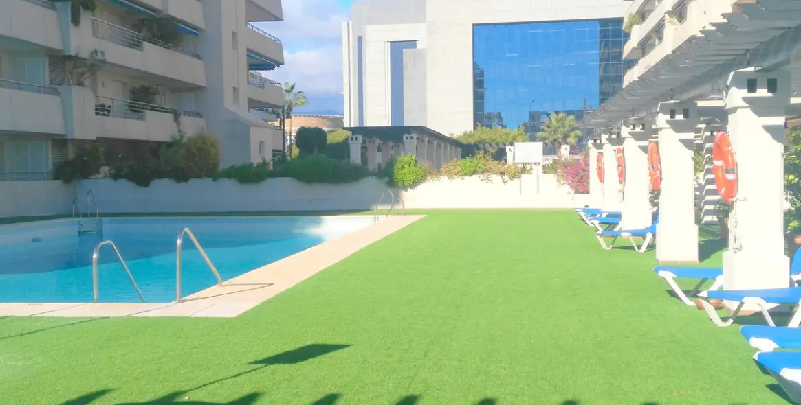 Short-term rent of middle floor apartment in Puerto Banús 8