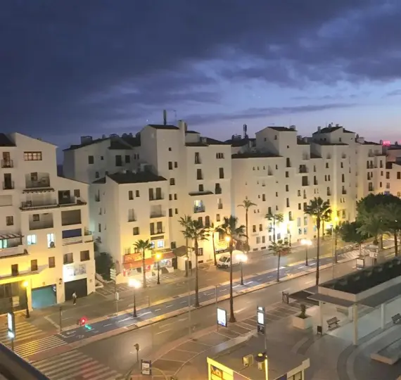 Краткосрочная аренда апартаментов на среднем этаже в Puerto Banús