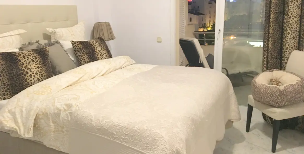 Short-term rent of middle floor apartment in Puerto Banús 9