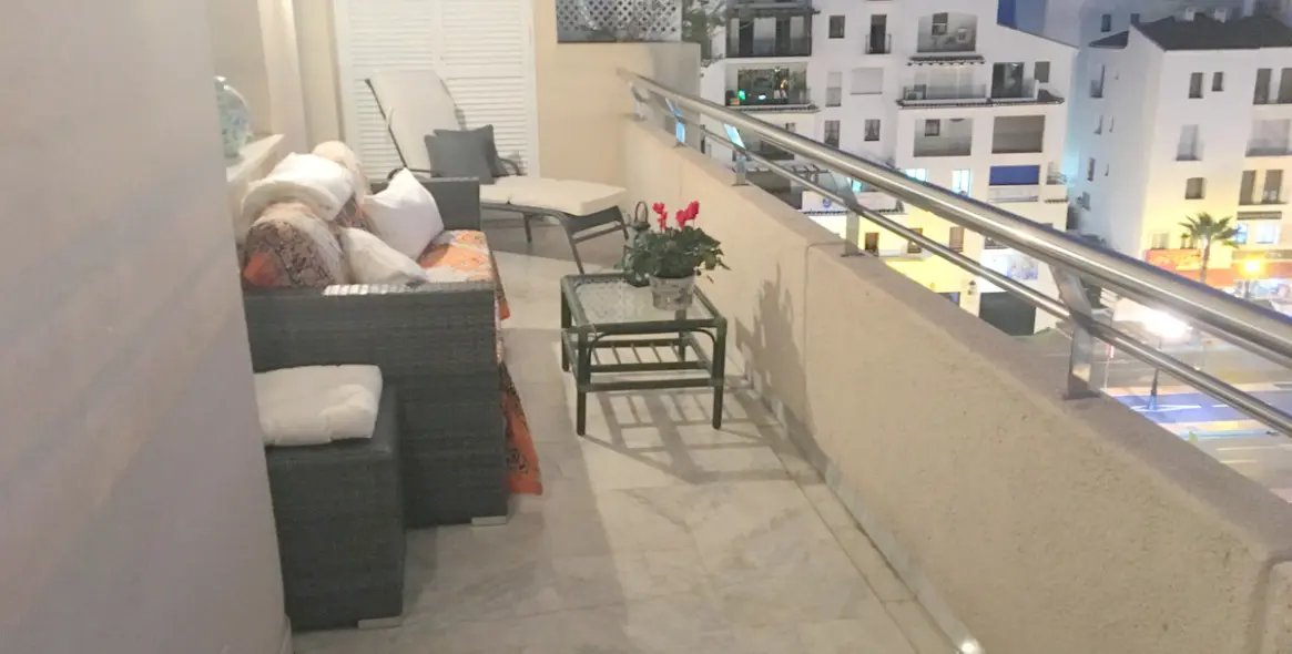 Short-term rent of middle floor apartment in Puerto Banús 11