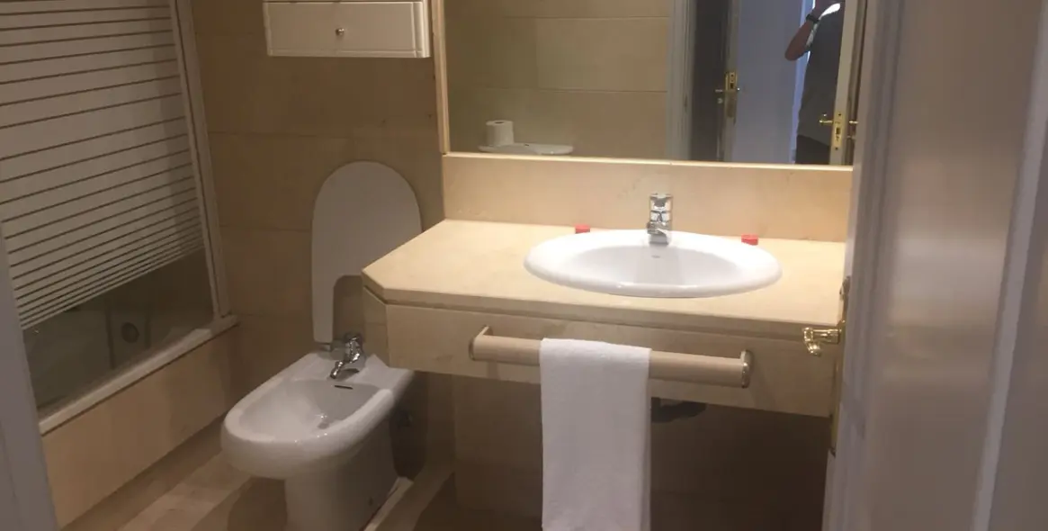Short-term rent of middle floor apartment in Puerto Banús 13