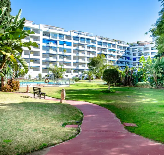 Краткосрочная аренда апартаментов на среднем этаже в Puerto Banús