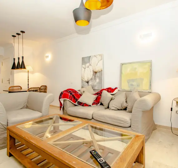 Краткосрочная аренда апартаментов на среднем этаже в Puerto Banús