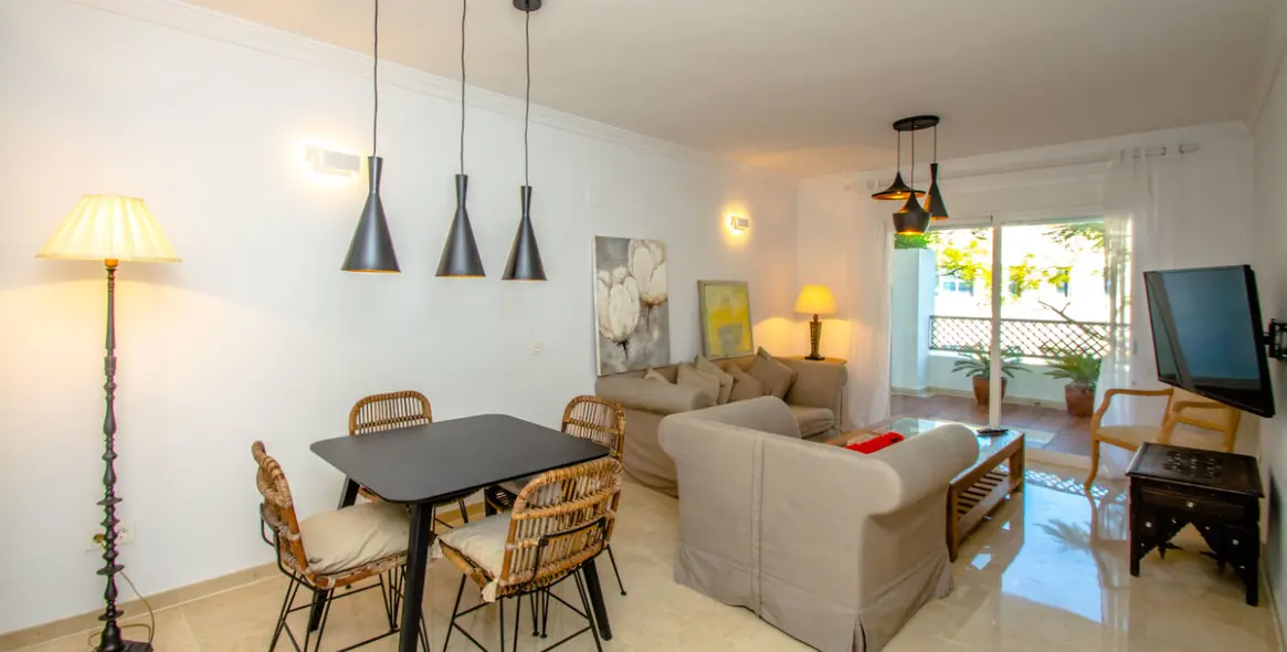 Short-term rent of middle floor apartment in Puerto Banús 4