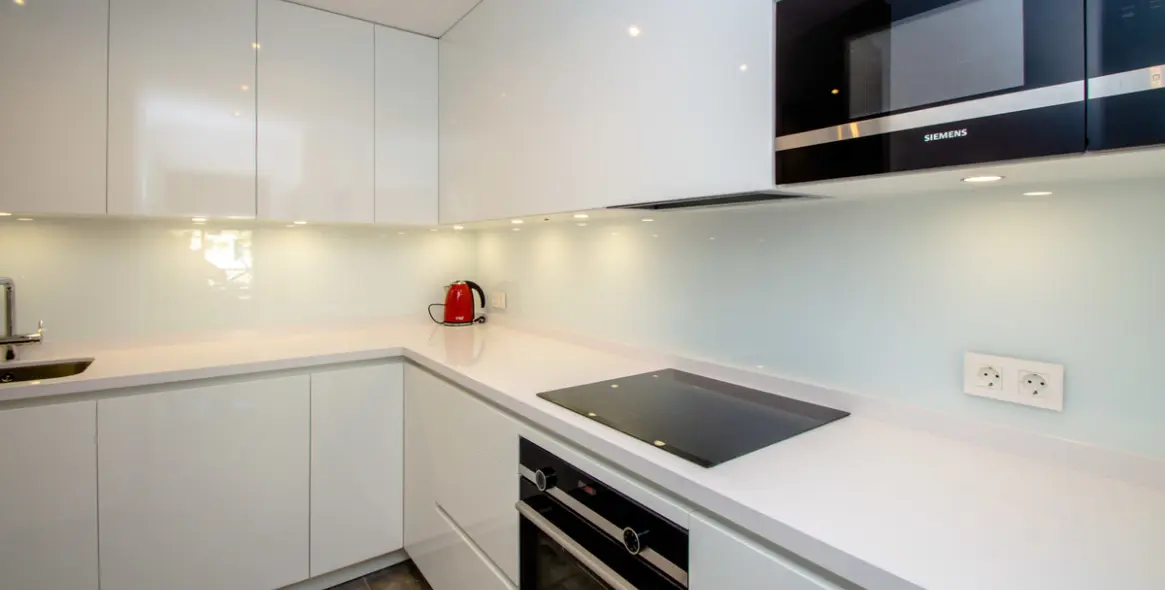 Short-term rent of middle floor apartment in Puerto Banús 5