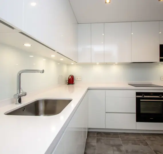 Краткосрочная аренда апартаментов на среднем этаже в Puerto Banús