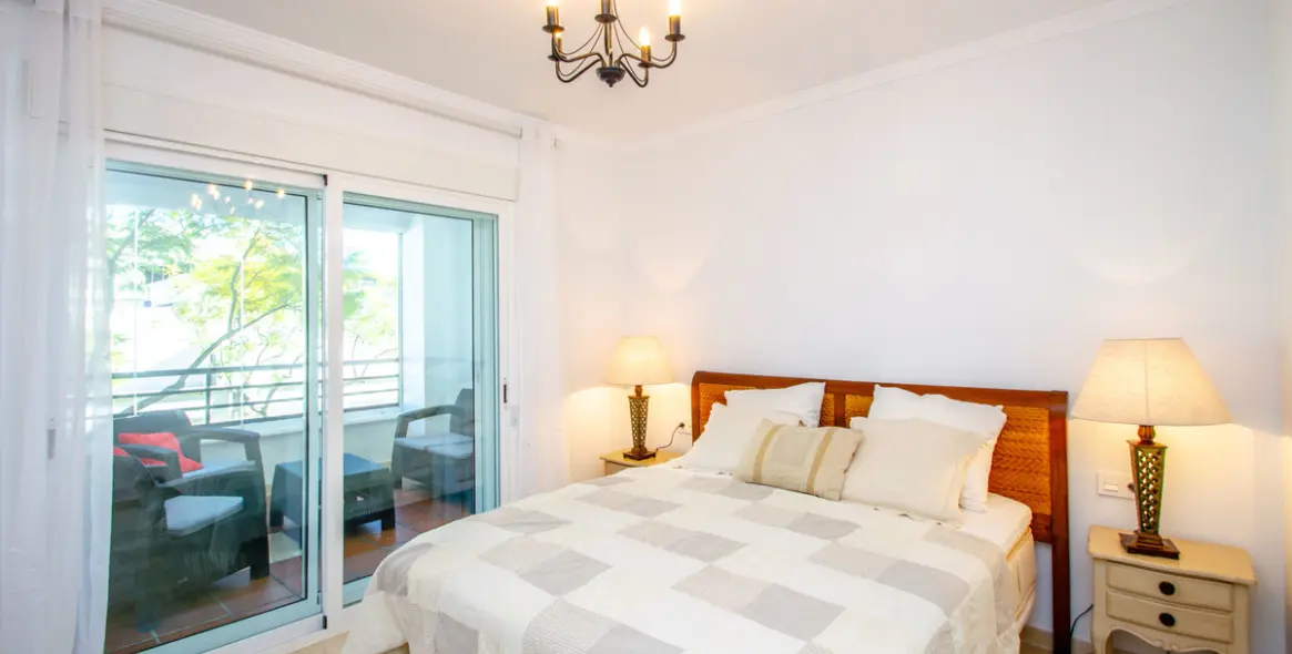 Short-term rent of middle floor apartment in Puerto Banús 7