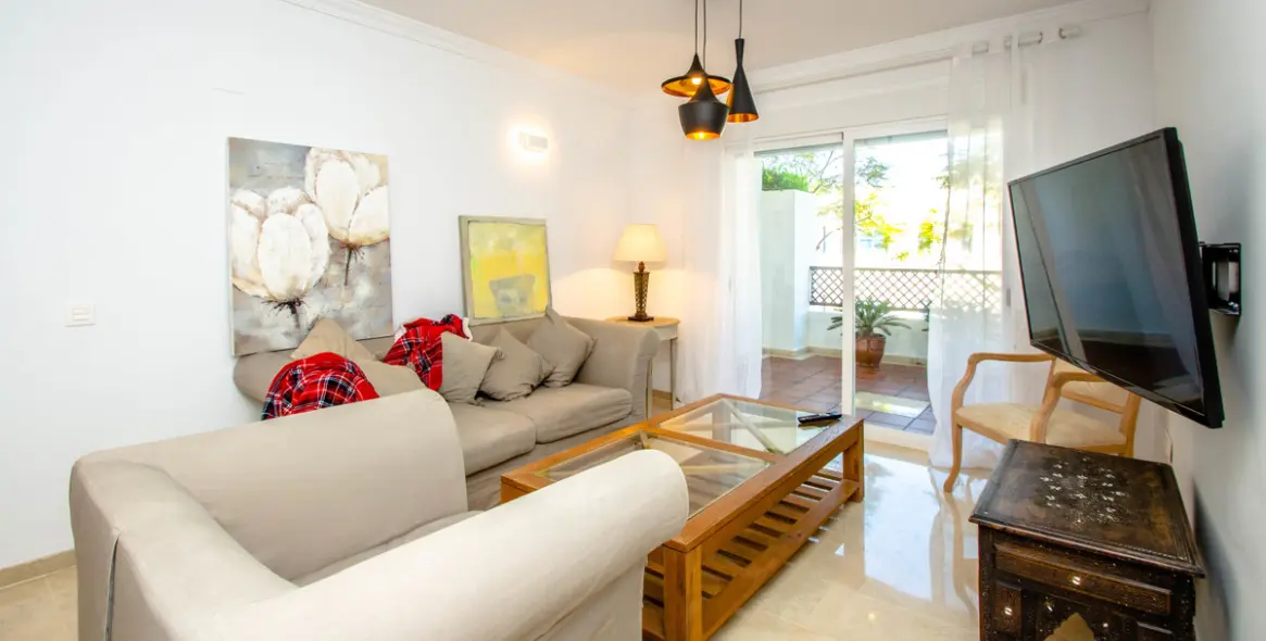 Short-term rent of middle floor apartment in Puerto Banús 14