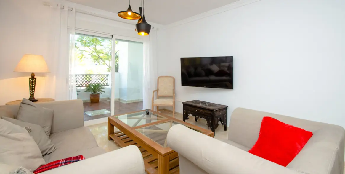 Short-term rent of middle floor apartment in Puerto Banús 15