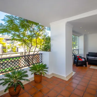 Short-term rent of middle floor apartment in Puerto Banús