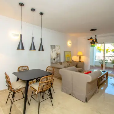 Short-term rent of middle floor apartment in Puerto Banús