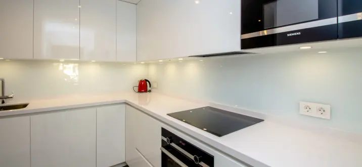 Short-term rent of middle floor apartment in Puerto Banús 4