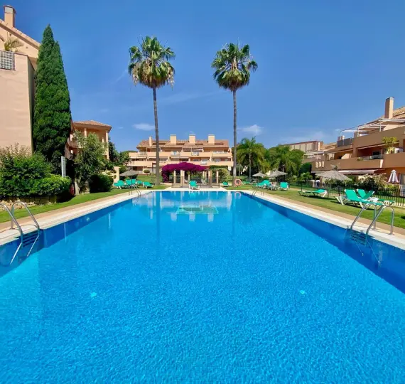 Short-term rent of middle floor apartment in Marbella