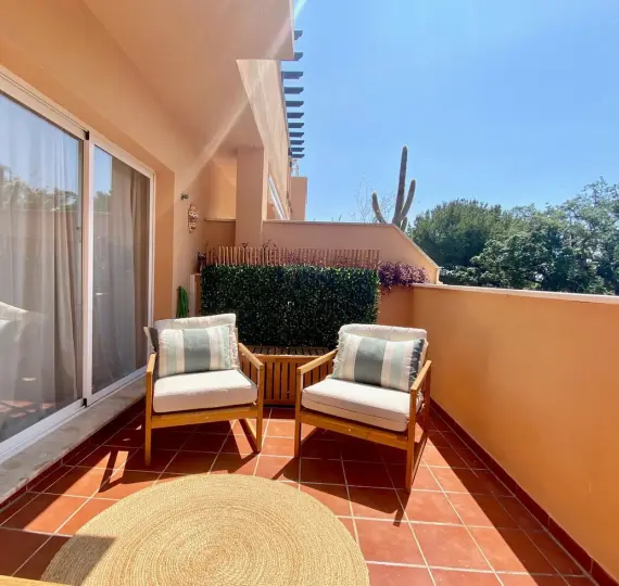 Short-term rent of middle floor apartment in Marbella