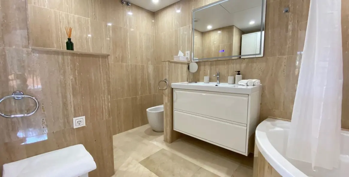 Краткосрочная аренда апартаментов на среднем этаже в Marbella 24