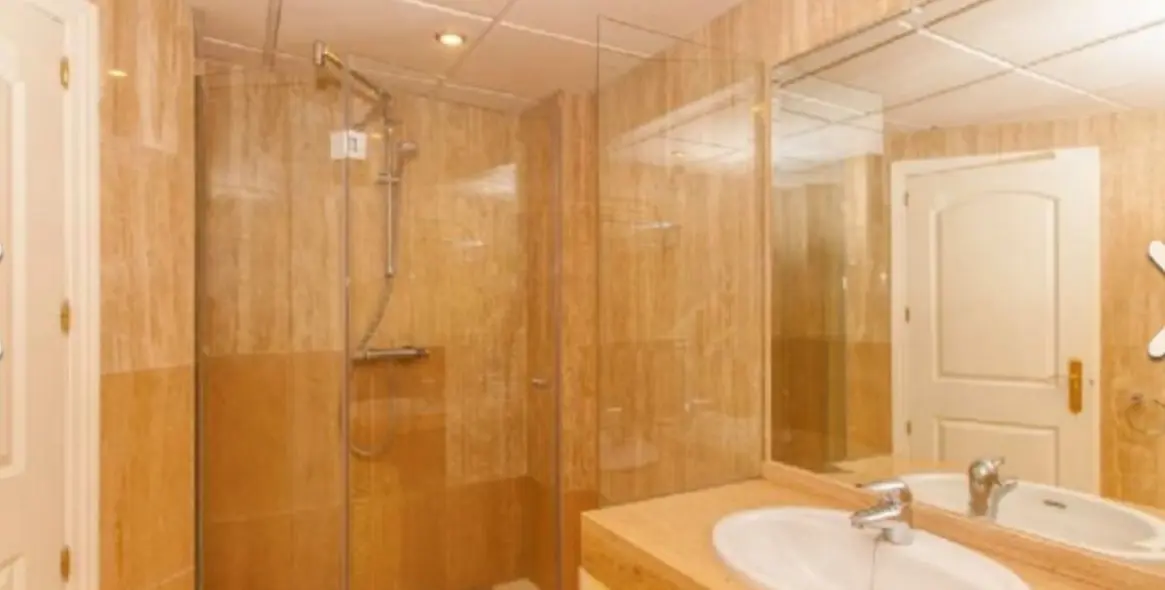 Краткосрочная аренда апартаментов на среднем этаже в Marbella 29