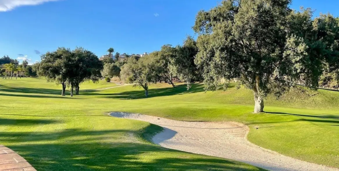 Краткосрочная аренда апартаментов на среднем этаже в Marbella 36