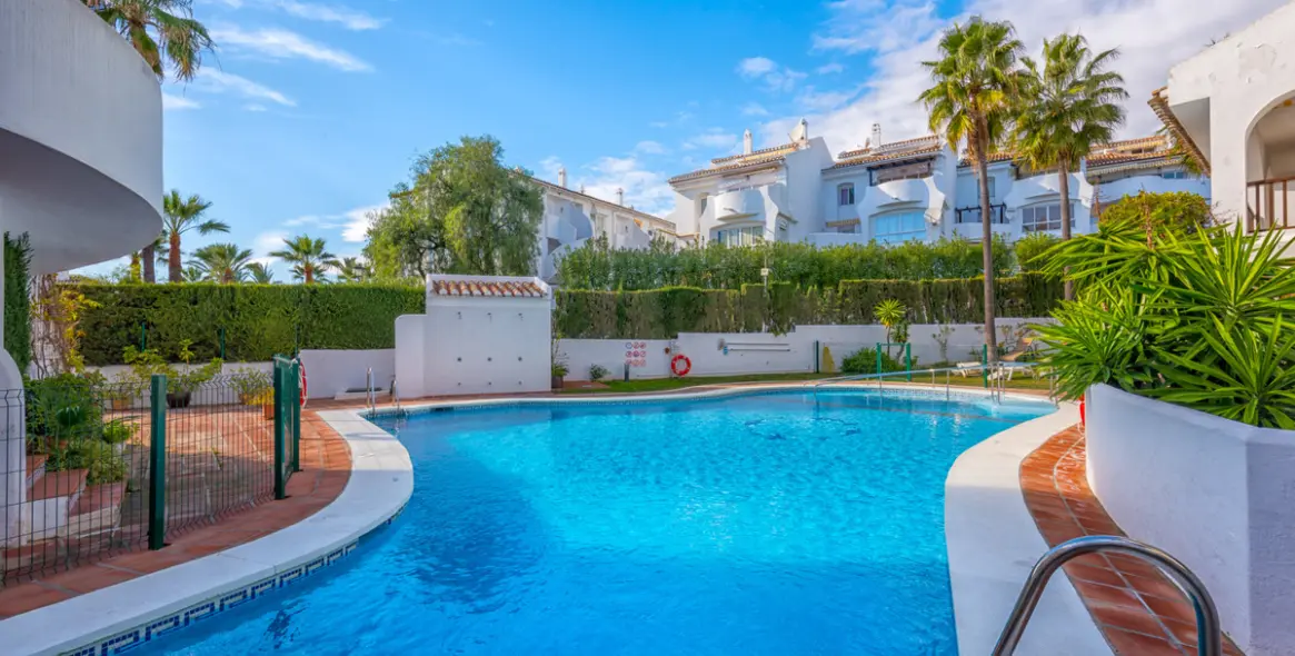 Краткосрочная аренда апартаментов на первом этаже в Calahonda 17