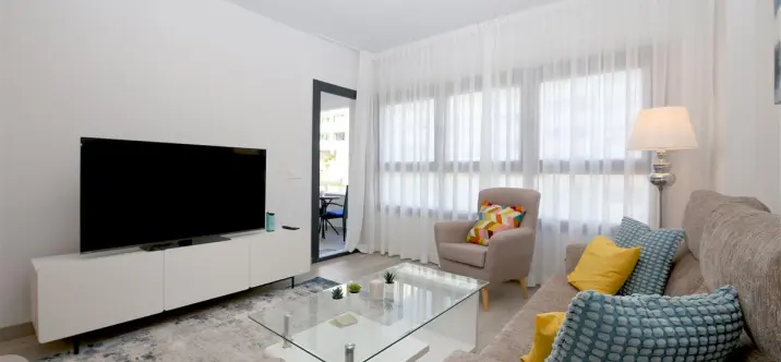 Краткосрочная аренда апартаментов на среднем этаже в Estepona 2