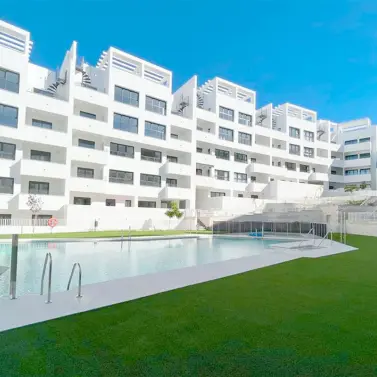 Alquiler a corto plazo de apartamento en planta media en Estepona