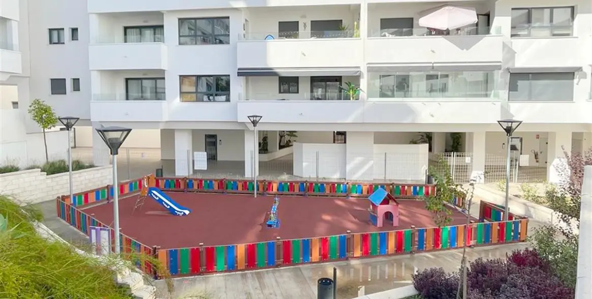 Краткосрочная аренда апартаментов на среднем этаже в Estepona 23