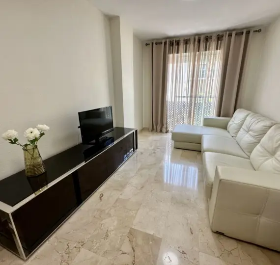 Long-term rent of middle floor apartment in Estepona