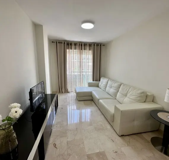 Long-term rent of middle floor apartment in Estepona