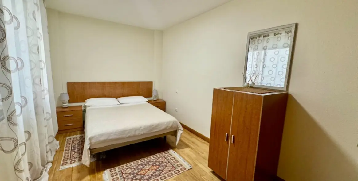 Long-term rent of middle floor apartment in Estepona 6