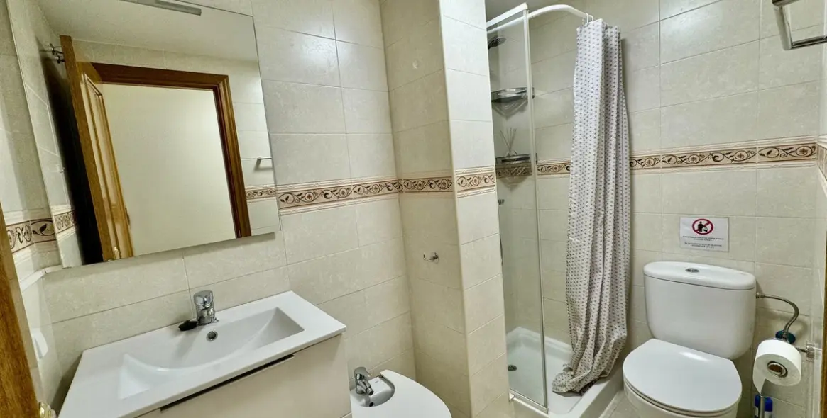 Long-term rent of middle floor apartment in Estepona 9