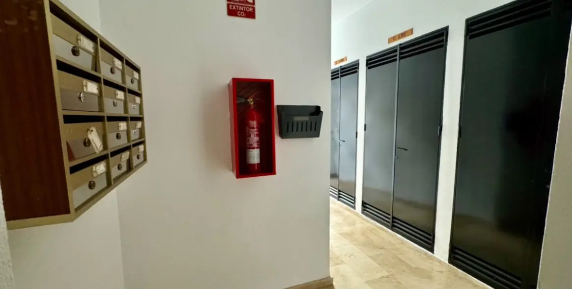 Long-term rent of middle floor apartment in Estepona 11