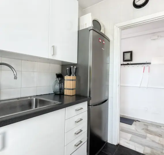 Краткосрочная аренда апартаментов на среднем этаже в Calahonda