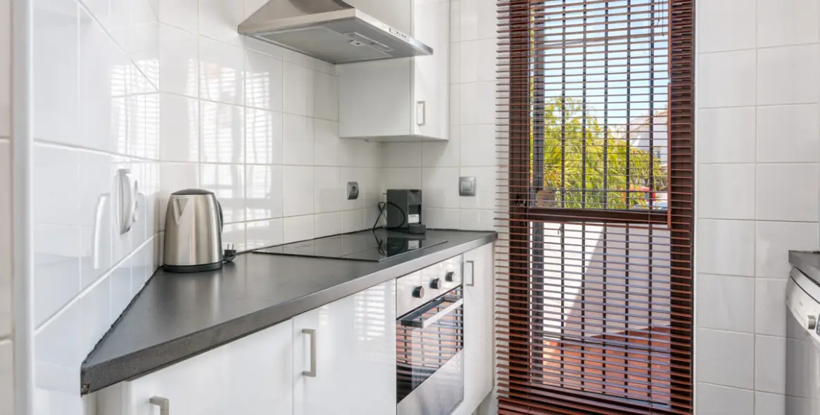 Краткосрочная аренда апартаментов на среднем этаже в Calahonda 5